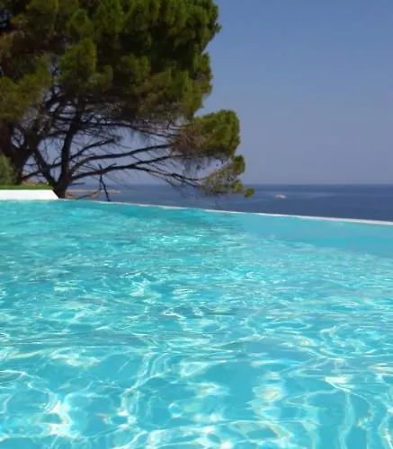 Andrea's * Чефалу